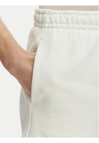 Lacoste Szorty sportowe GF5341 Écru Regular Fit. Kolor: kremowy. Materiał: bawełna #2