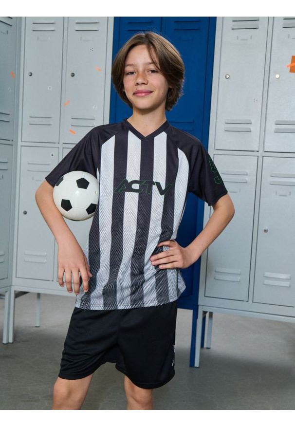 Sinsay - Szorty sportowe Active - czarny. Kolor: czarny. Styl: sportowy