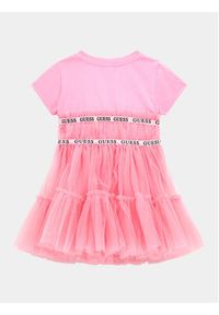 Guess Sukienka elegancka K4RK10 K6YW0 Różowy Regular Fit. Kolor: różowy. Materiał: bawełna. Styl: elegancki #2