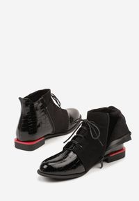 Renee - Czarne Botki Lakierowane Vices Typu Sztyblety Ozdobione Tłoczeniem Uzvila. Okazja: na co dzień. Kolor: czarny. Materiał: lakier. Wzór: aplikacja. Styl: street, casual, elegancki #5