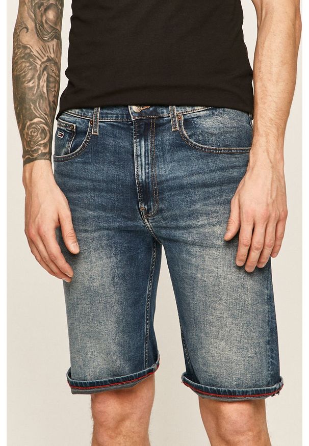 Tommy Jeans - Szorty jeansowe. Okazja: na co dzień. Kolor: niebieski. Materiał: tkanina, bawełna, denim. Wzór: gładki. Styl: casual