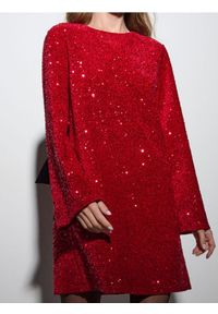 Sinsay - Sukienka mini z cekinami - bordowy. Kolor: czerwony. Długość: mini #1
