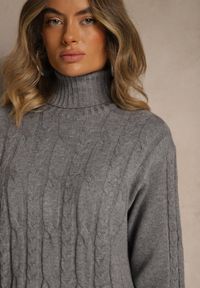 Renee - Szara Prążkowana Sukienka z Golfem z Dzianiny z Wełną Essandra. Okazja: na co dzień. Typ kołnierza: golf. Kolor: szary. Materiał: wełna, prążkowany, dzianina. Typ sukienki: proste. Styl: casual #4