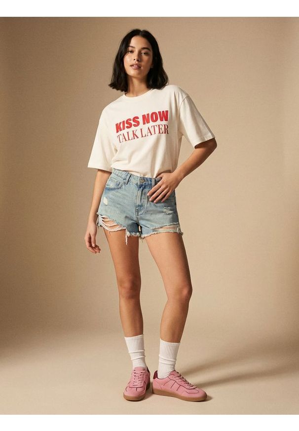 Sinsay - Szorty jeansowe - niebieski. Kolor: niebieski. Materiał: jeans