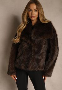 Renee - Brązowa Kurtka Futerko Ozdobione Cieniowanym Motywem Monideva. Kolor: brązowy. Materiał: futro. Wzór: aplikacja. Sezon: wiosna. Styl: elegancki #1