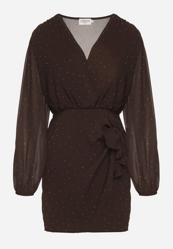 Born2be - Brązowa Kopertowa Sukienka Zdobiona Cyrkoniami i Drapowaniem Idiselle. Okazja: na spotkanie biznesowe. Kolor: brązowy. Materiał: poliester. Wzór: aplikacja. Typ sukienki: kopertowe. Styl: wizytowy, biznesowy, klasyczny