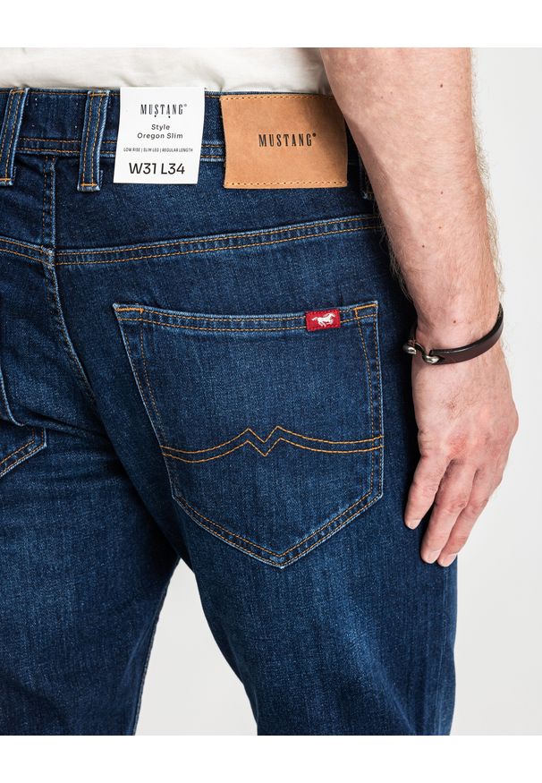 Mustang - MUSTANG OREGON SLIM MĘSKIE SPODNIE JEANSOWE JEANSY DŻINSY DENIM BLUE 1015041 5000 982. Okazja: na co dzień. Sezon: zima, lato. Styl: casual, elegancki, sportowy, klasyczny