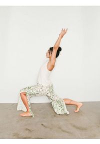 Sinsay - Wiskozowa piżama dwuczęściowa - kremowy. Kolor: kremowy. Materiał: wiskoza #1