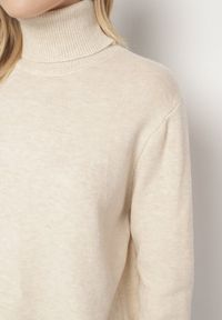 Born2be - Jasnobeżowy Casualowy Golf z Wełną o Prostym Kroju Reiselia. Okazja: na co dzień. Typ kołnierza: golf. Kolor: beżowy. Materiał: wełna. Styl: casual #7