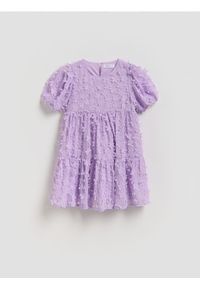 Reserved - Sukienka z bufiastymi rękawami - fioletowy. Kolor: fioletowy. Materiał: tkanina #1
