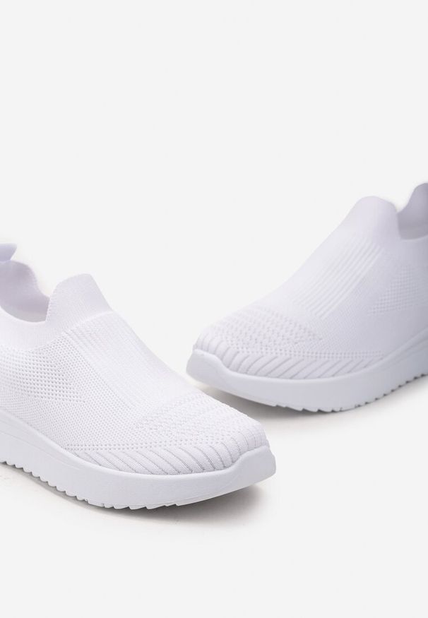 Born2be - Białe Wsuwane Buty Sportowe z Elastyczną Skarpetkową Cholewką Abragail. Zapięcie: bez zapięcia. Kolor: biały. Szerokość cholewki: normalna