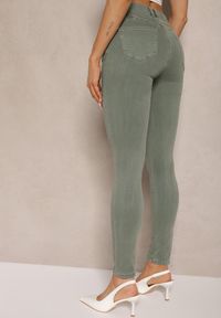 Renee - Jasnozielone Jeansy Skinny z Efektem Push Up Karinali. Okazja: na co dzień. Kolor: zielony. Wzór: gładki. Styl: casual