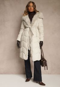 Renee - Biała Kurtka z Pikowanymi Przeszyciami Futerkiem i Paskiem Serapella. Okazja: na spacer, na imprezę. Kolor: biały. Materiał: futro #1