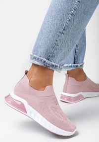 Born2be - Różowe Buty Sportowe Bescond. Nosek buta: okrągły. Kolor: różowy. Materiał: materiał, jeans. Szerokość cholewki: normalna #1