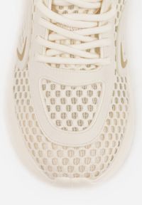 Born2be - Beżowe Siateczkowe Buty Sportowe Sneakersy z Geometrycznymi Wstawkami Launret. Okazja: na co dzień, do pracy. Kolor: beżowy. Materiał: jeans. Wzór: geometria. Sport: fitness #3