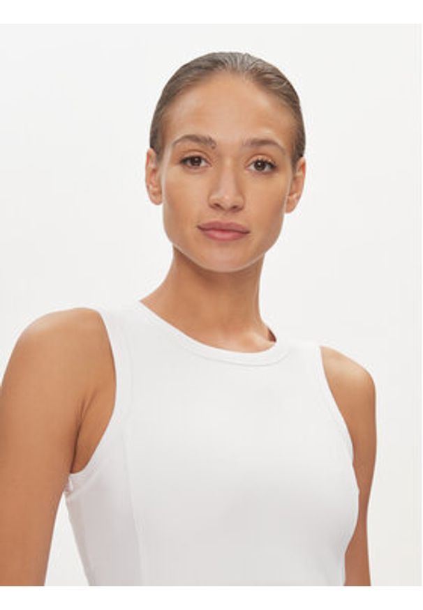 DKNY Sport Sukienka letnia DP2D4754 Biały Slim Fit. Kolor: biały. Materiał: syntetyk. Sezon: lato. Typ sukienki: sportowe. Styl: sportowy