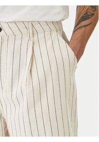 Guess Jeans Szorty jeansowe M6GD39 D7961 Beżowy Regular Fit. Kolor: beżowy. Materiał: bawełna #2