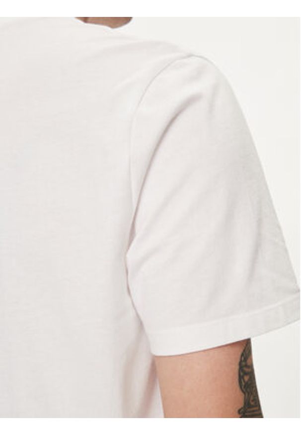 GAP - Gap T-Shirt 856659-03 Biały Regular Fit. Kolor: biały. Materiał: bawełna