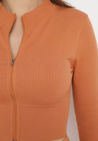 Born2be - Pomarańczowa Krótka Bluza z Prążkowanego Materiału Zapinana na Suwaki Idendia. Kolor: pomarańczowy. Materiał: materiał, prążkowany. Długość: krótkie. Styl: sportowy #5
