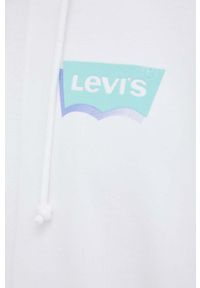 Levi's® - Levi's bluza bawełniana męska kolor biały z kapturem z nadrukiem. Okazja: na spotkanie biznesowe. Typ kołnierza: kaptur. Kolor: biały. Materiał: bawełna. Długość rękawa: długi rękaw. Długość: długie. Wzór: nadruk. Styl: biznesowy #2