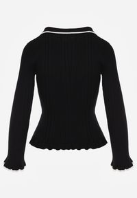 Born2be - Czarny Sweter z Wiskozą w Stylu Retro z Kołnierzykiem i Guzikami Sarrise. Okazja: na co dzień, na spotkanie biznesowe, do pracy. Typ kołnierza: kołnierz z falbankami. Kolor: czarny. Materiał: wiskoza. Wzór: aplikacja. Styl: retro #6