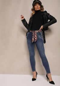 Renee - Niebieskie Jeansy Skinny z Efektem Push Up i Wiązanym Paskiem w Cętki Tenamia. Stan: podwyższony. Kolor: niebieski. Styl: elegancki, klasyczny #4