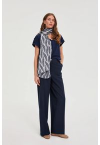 MOODO - Szal w roślinny wzór granatowy. Kolor: niebieski. Materiał: poliester #1