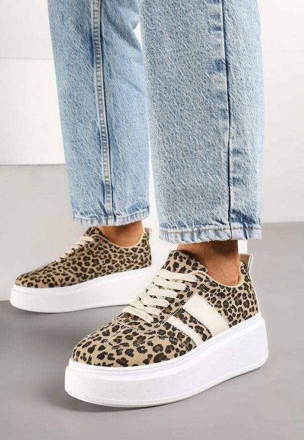 Renee - Panterkowe Sneakersy Klasyczne Tenisówki na Grubej Podeszwie z Koturnem Adessia. Okazja: na co dzień, na spacer. Materiał: jeans. Obcas: na koturnie. Sport: turystyka piesza