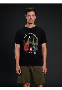 Sinsay - Bawełniana piżama z nadrukiem i kieszeniami - wielobarwny. Materiał: bawełna. Wzór: nadruk #1