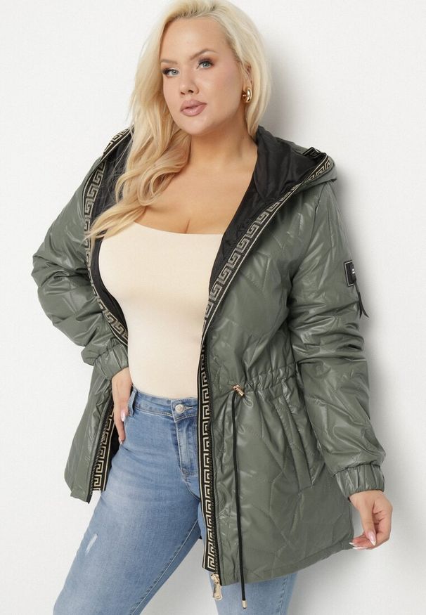 Born2be - Jasnozielona Kurtka Pikowana Parka z Nieodpinanym Kapturem Oferra. Kolekcja: plus size. Kolor: zielony