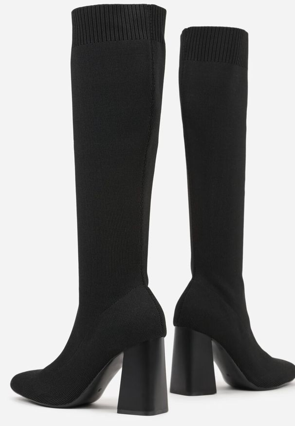 Born2be - Czarne Kozaki do Kolana VICES ze Skarpetkową Cholewką i Słupkiem Reallesa. Okazja: na co dzień. Zapięcie: bez zapięcia. Kolor: czarny. Szerokość cholewki: normalna. Materiał: zamsz, jeans. Sezon: jesień. Obcas: na słupku. Styl: casual, elegancki. Wysokość obcasa: średni