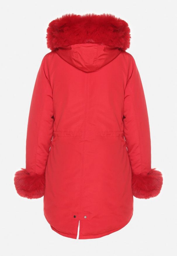 Born2be - Czerwona Kurtka Parka z Kapturem i Wstawkami z Futerka Caranze. Okazja: na co dzień. Typ kołnierza: kaptur. Kolor: czerwony. Materiał: futro. Sezon: zima, jesień. Styl: casual