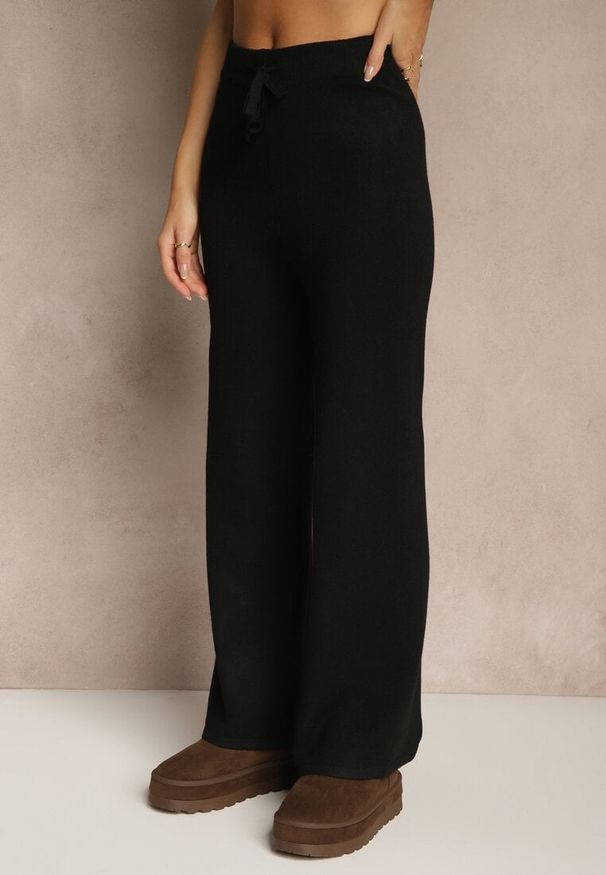 Renee - Czarny Komplet z Dzianiny z Wełną Długi Kardigan Spodnie i Kamizelka Otizane. Kolekcja: plus size. Kolor: czarny. Materiał: dzianina, wełna. Wzór: aplikacja