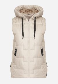 Born2be - Jasnobeżowa Pikowana Kamizelka z Kapturem i Sznurkami Imvila. Okazja: na co dzień. Typ kołnierza: kaptur. Kolor: beżowy. Materiał: jeans. Wzór: aplikacja. Styl: klasyczny, casual, elegancki #2