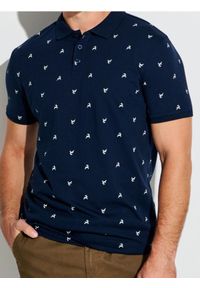 Sinsay - Bawełniana koszulka polo - granatowy. Typ kołnierza: polo. Kolor: niebieski. Materiał: bawełna #1