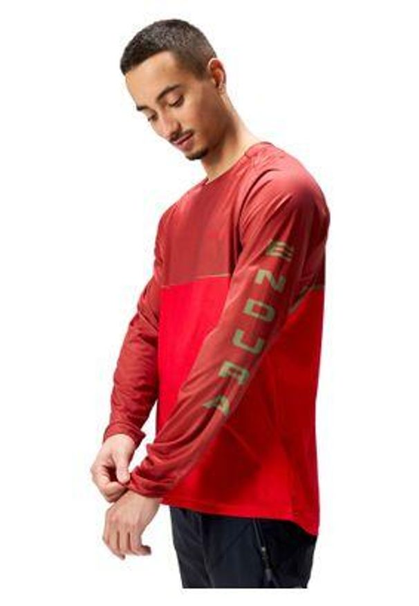 ENDURA - Longsleeve rowerowy męski Endura Core Printed. Kolor: czerwony. Długość rękawa: długi rękaw. Sport: kolarstwo