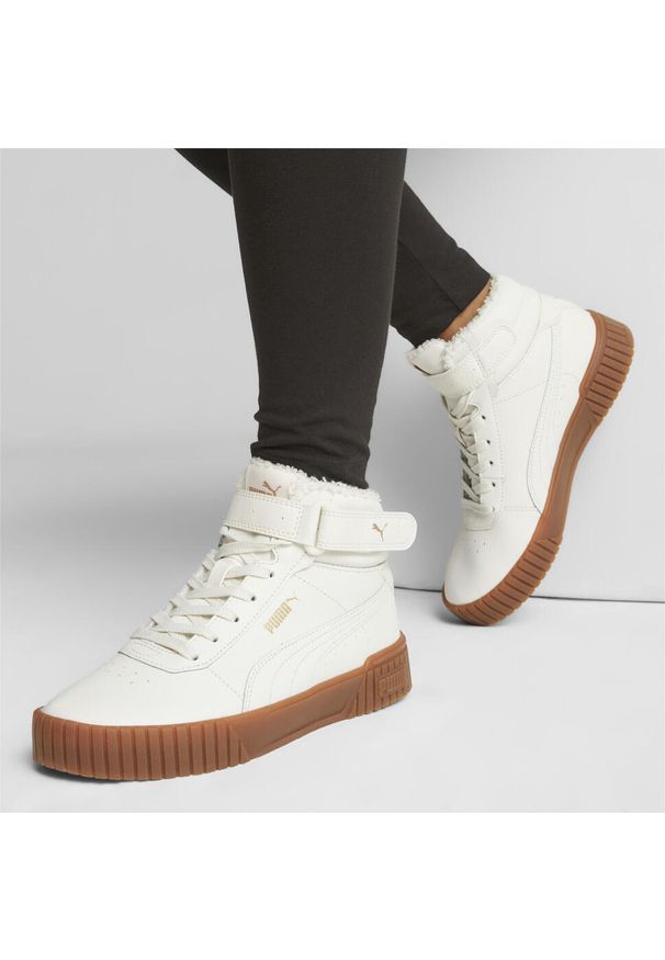 Buty do chodzenia damskie Puma Carina 2.0 Mid. Okazja: na plażę. Kolor: beżowy, biały, wielokolorowy. Sezon: lato. Sport: turystyka piesza