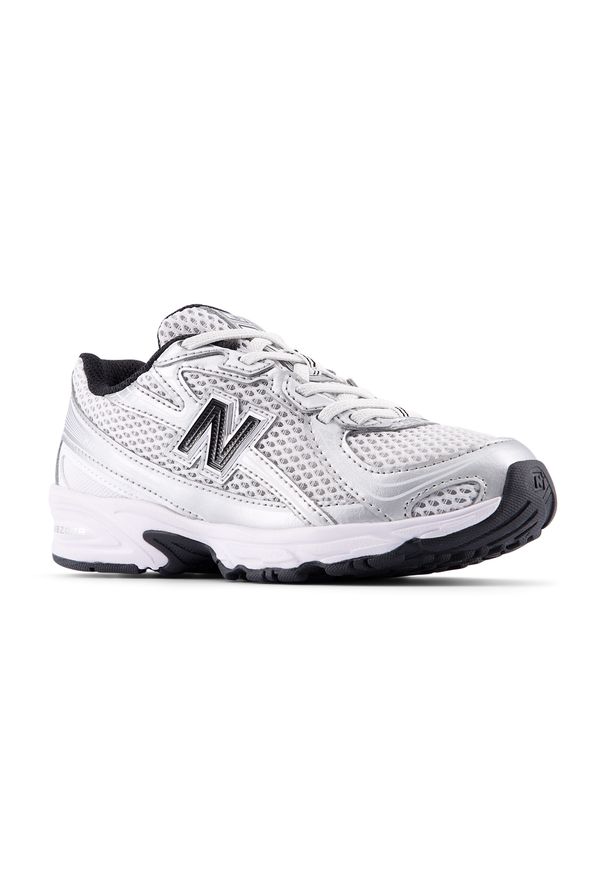 Buty dziecięce New Balance PZ740NW – szare. Kolor: szary. Materiał: materiał, syntetyk. Szerokość cholewki: normalna. Sezon: lato. Sport: turystyka piesza