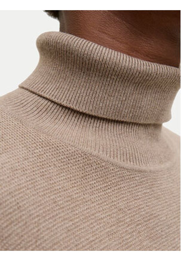 Jack & Jones Golf Milano 12285093 Beżowy Relaxed Fit. Typ kołnierza: golf. Kolor: beżowy. Materiał: bawełna