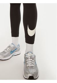 Nike Legginsy DV7795 Czarny Tight Fit. Kolor: czarny. Materiał: syntetyk