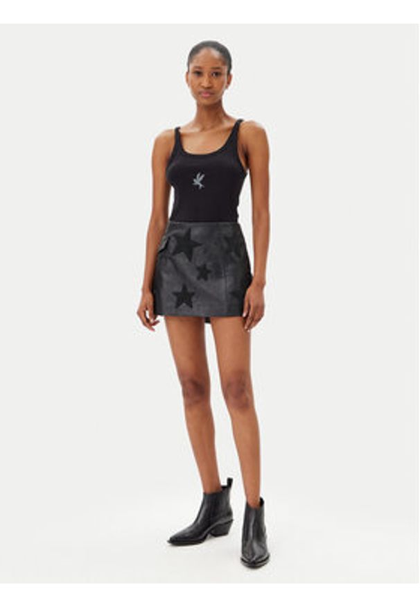 One Teaspoon Top Fine 26605 Czarny Slim Fit. Kolor: czarny. Materiał: bawełna