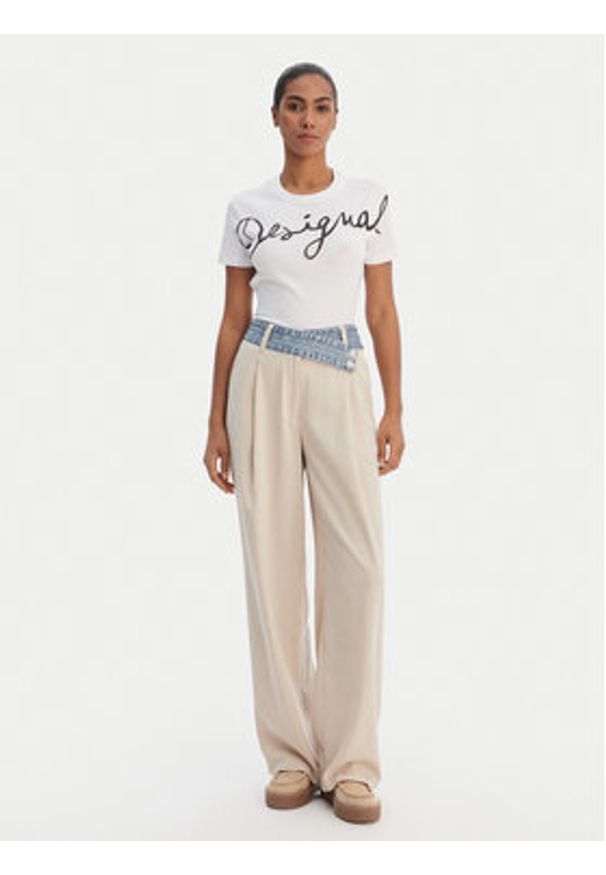 Desigual Spodnie materiałowe 26SWPW28 Beżowy Regular Fit. Kolor: beżowy. Materiał: syntetyk