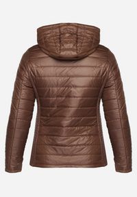 Born2be - Brązowa Pikowana Kurtka z Opinanym Kapturem i Wstawkami z Gumek Terilinde. Okazja: na spacer. Kolekcja: plus size. Kolor: brązowy. Materiał: jeans #5