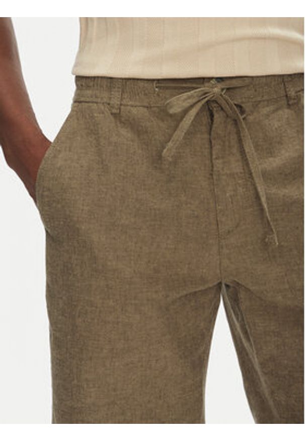 Lindbergh Szorty materiałowe 30-508003 Beżowy Relaxed Fit. Kolor: beżowy. Materiał: len, bawełna