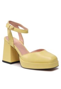 Sandały Simple SL-39-01-000021 152. Kolor: żółty. Materiał: skóra