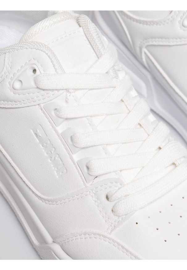 Big-Star - Sneakersy damskie ze skóry ekologicznej białe OO274A549 101. Okazja: na co dzień. Nosek buta: okrągły. Kolor: biały. Materiał: skóra ekologiczna