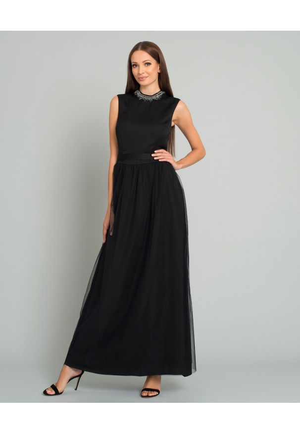 PESERICO - Czarna tiulowa sukienka maxi. Kolor: czarny. Materiał: tiul. Wzór: aplikacja. Typ sukienki: rozkloszowane, z odkrytymi ramionami. Długość: maxi