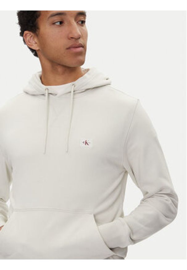 Calvin Klein Jeans Bluza J30J327113 Écru Regular Fit. Materiał: bawełna