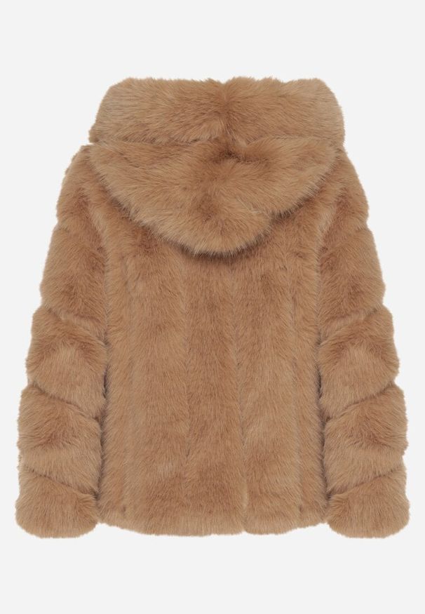 Born2be - Ciemnobeżowa Futrzana Kurtka z Kapturem Daviella. Typ kołnierza: kaptur. Kolor: beżowy. Materiał: futro. Wzór: aplikacja