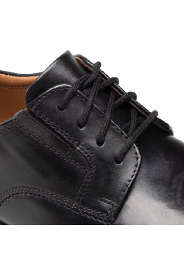 Clarks Półbuty Tilden Plain 261103507 Czarny. Kolor: czarny. Materiał: skóra